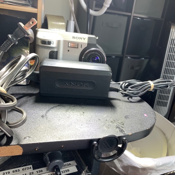 Sony MVC-FD87 1.2MP Digital Camera 3 Optical Zoom - Picture 6 of 7